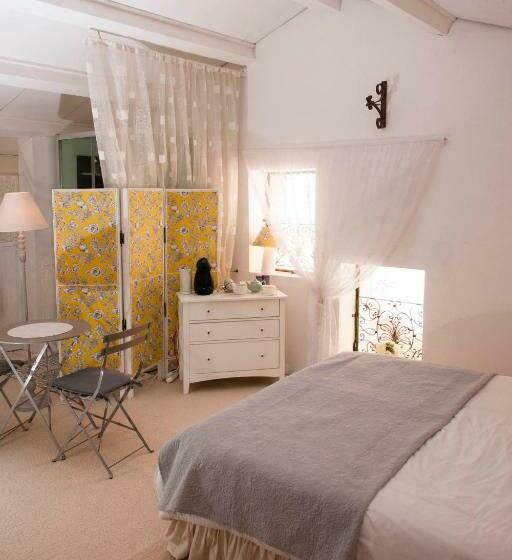 キングサイズベッドのスタンダードルーム, Sinti