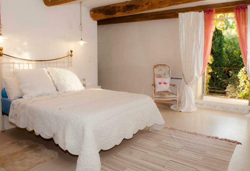 キングサイズベッドのスタンダードルーム, Sinti