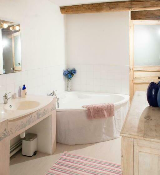 キングサイズベッドのスタンダードルーム, Sinti