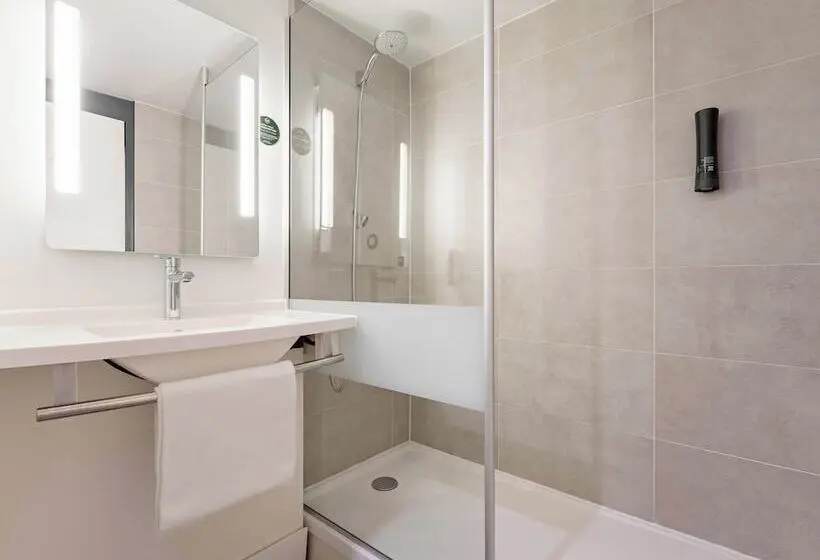 Standard Kolmen Hengen Huone, B&B HOTEL Valenciennes Sud