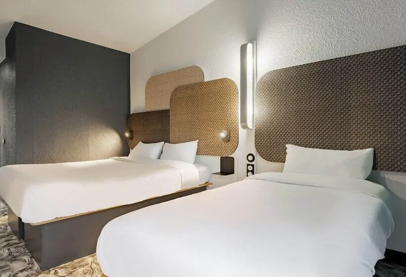 Standard Kolmen Hengen Huone, B&B HOTEL Valenciennes Sud