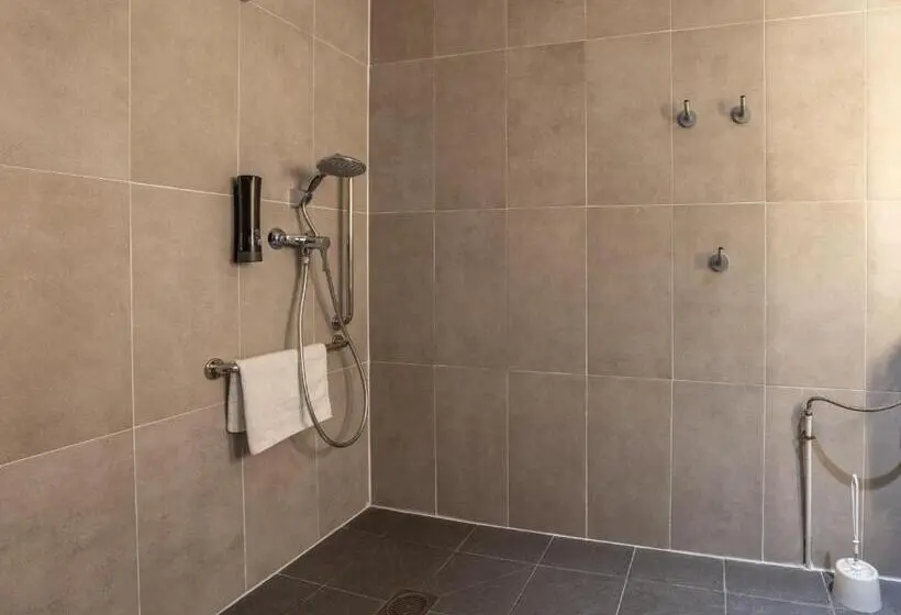 身障者適用スタンダードルーム, B&B HOTEL Valenciennes Sud