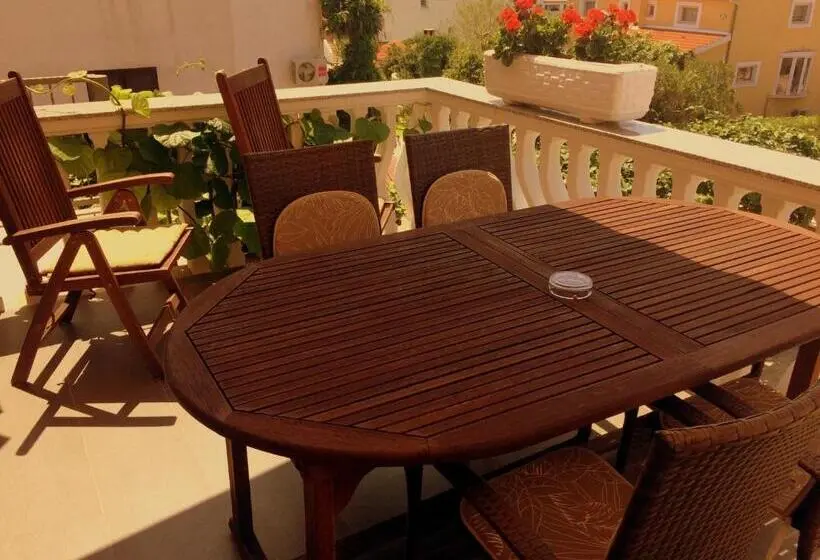 آپارتمان کامفورت 2 خوابه, Villa Valentina
