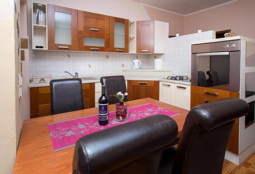 Апартаменты Comfort 2 Спальни, Villa Valentina