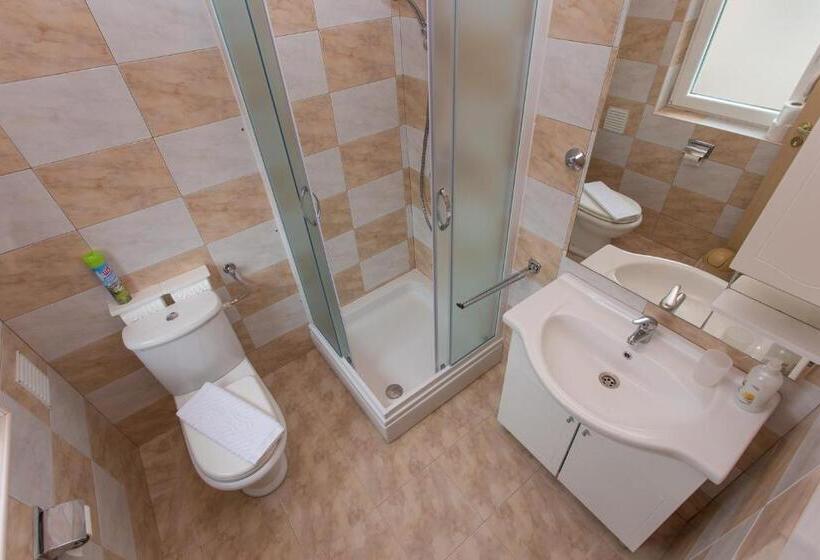 Студио Стандарт Боковой Вид на Море, Villa Valentina