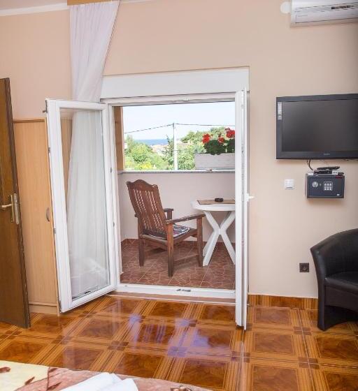 Студио Стандарт Боковой Вид на Море, Villa Valentina