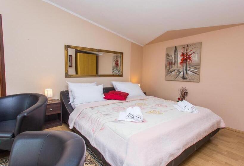 Family studio with sea view, Villa Valentina