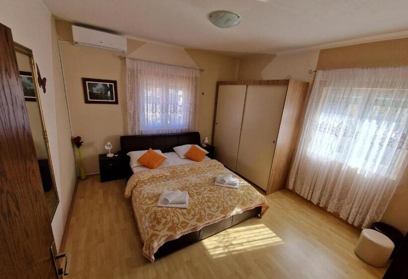 Студио Стандарт Боковой Вид на Море, Villa Valentina