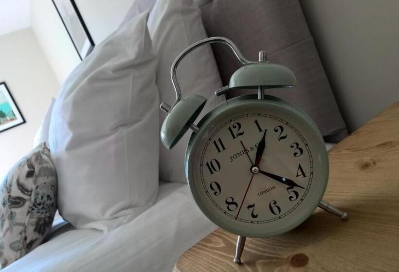 Номер Стандарт, Crown Inn