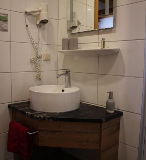 标准间, Gasthaus Zum Stausee