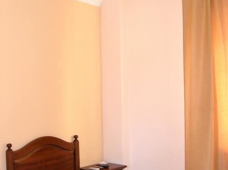 Camera Standard Individuale, Piro