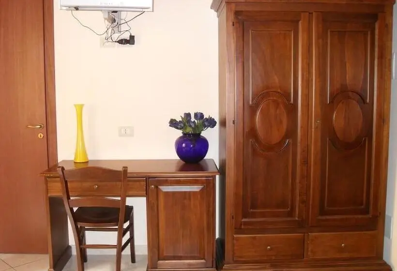 اتاق استاندارد چهار تخته, Piro