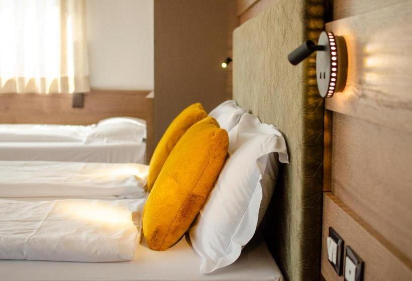 标准间带阳台, Suàn