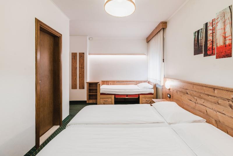 标准三人间, Suàn