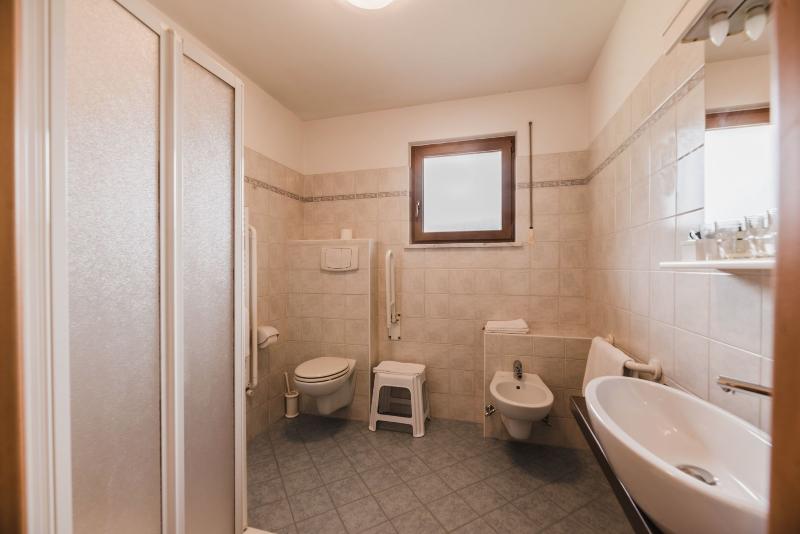 标准三人间, Suàn