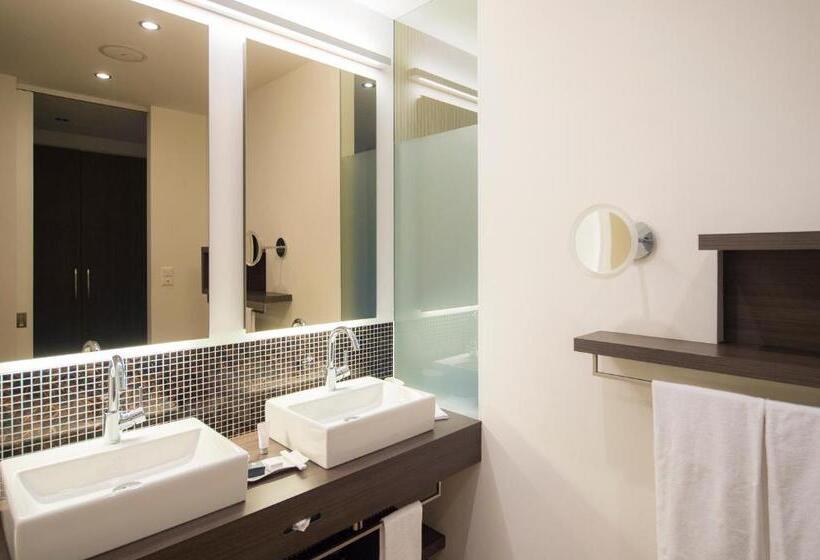 バルコニー付きスタンダードルーム, Small Luxury Hotel Wellnesshotel Golfpanorama