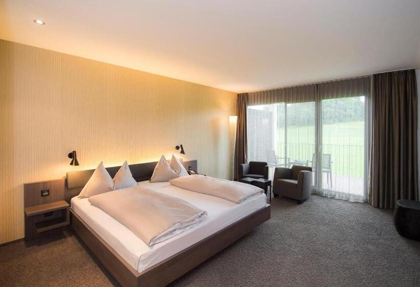 Номер Стандарт с Балконом, Small Luxury Hotel Wellnesshotel Golfpanorama