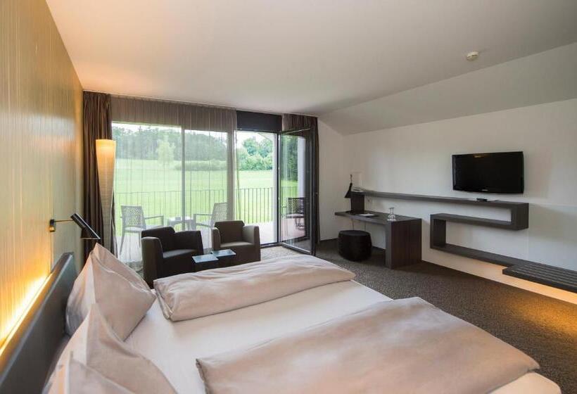 バルコニー付きスタンダードルーム, Small Luxury Hotel Wellnesshotel Golfpanorama