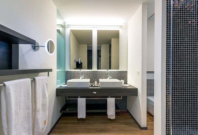 バルコニー付きスタンダードルーム, Small Luxury Hotel Wellnesshotel Golfpanorama