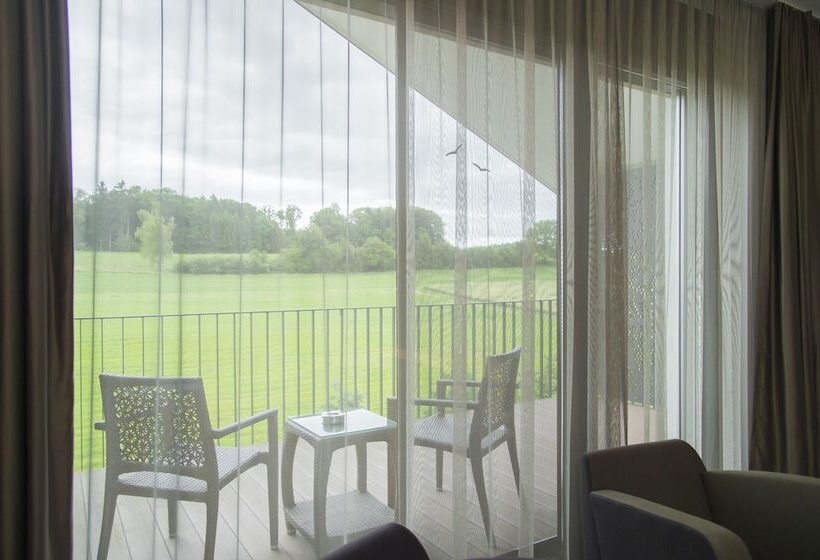 Номер Стандарт с Балконом, Small Luxury Hotel Wellnesshotel Golfpanorama