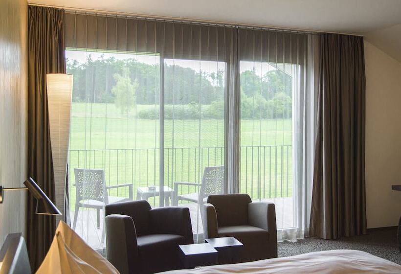 バルコニー付きスタンダードルーム, Small Luxury Hotel Wellnesshotel Golfpanorama