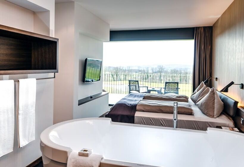 Полулюкс, Small Luxury Hotel Wellnesshotel Golfpanorama