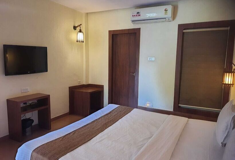 豪华房间, Adamo The Village