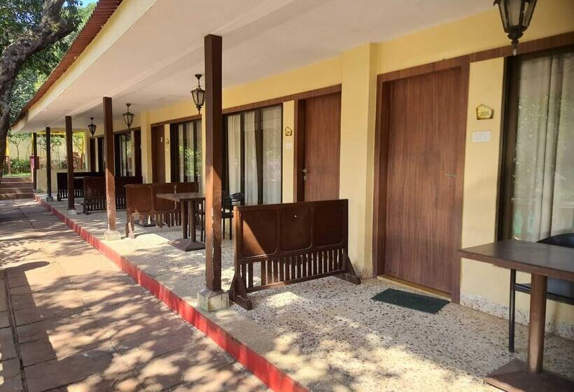 디럭스 룸, Adamo The Village