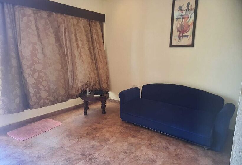 家庭套房, Adamo The Village