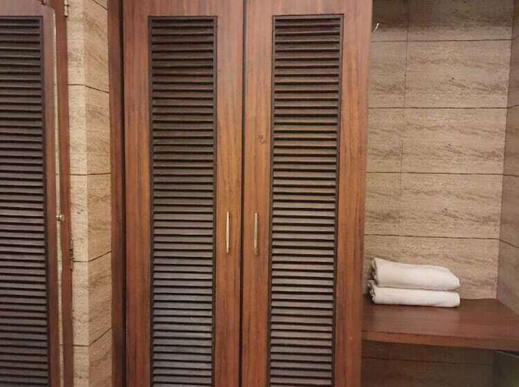 豪华房间, Adamo The Village