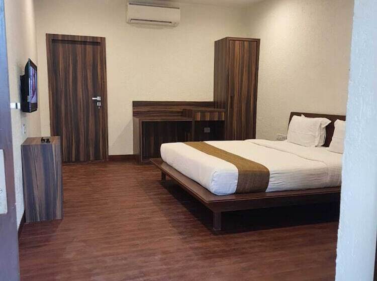 豪华房间, Adamo The Village