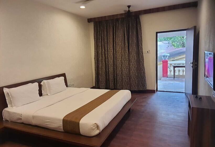 豪华房间, Adamo The Village