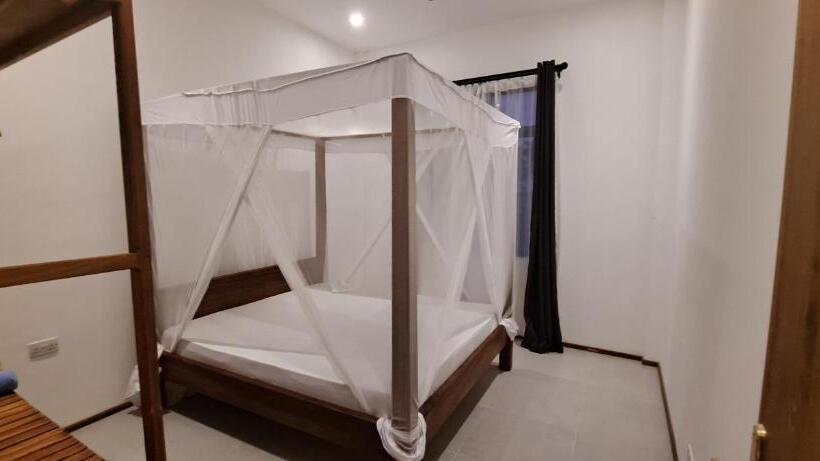 شقة غرفة واحدة, Meliks