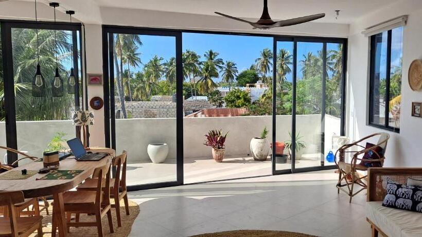 شقة دور أخير غرفة نوم واحدة, Meliks