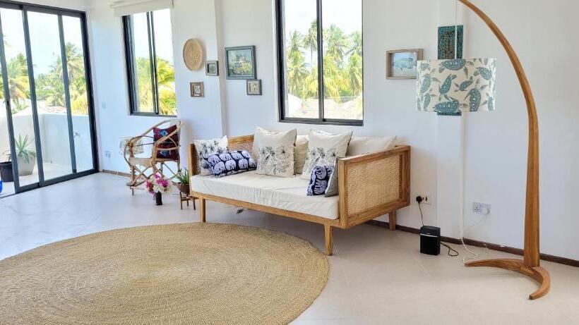 شقة دور أخير غرفة نوم واحدة, Meliks