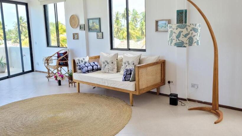 شقة دور أخير غرفة نوم واحدة, Meliks