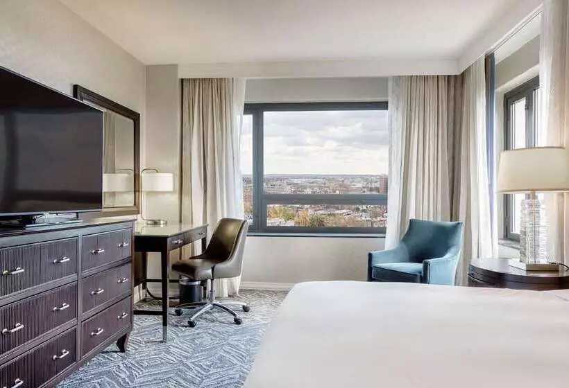 キングサイズベッドのジュニアスイート, Champlain Burlington, Curio Collection By Hilton
