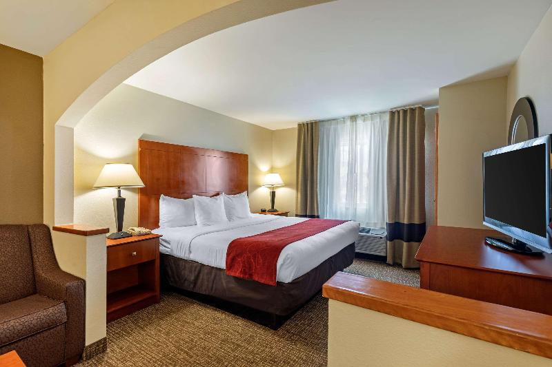 מיטת קינג בסוויטה, Comfort Suites North Dallas
