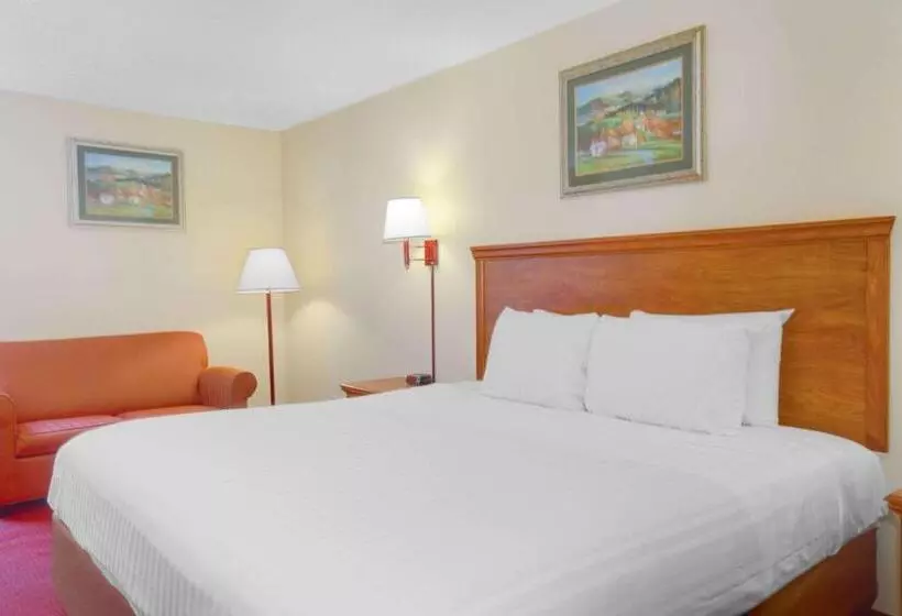 キングサイズベッドのスタンダードルーム, Econo Lodge