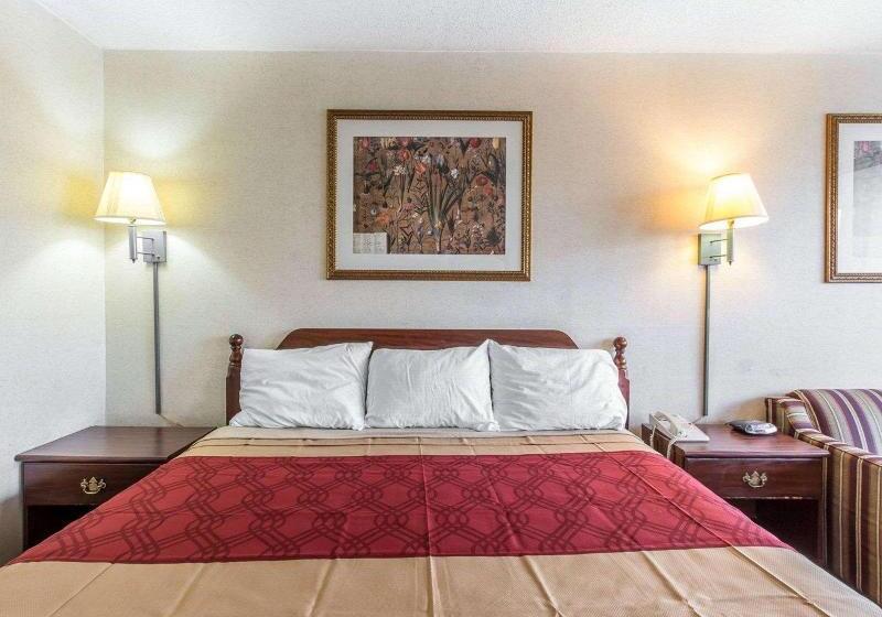 带大床的标准间, Econo Lodge