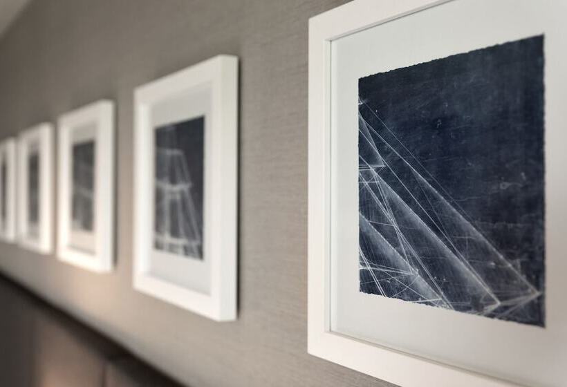 اتاق استاندارد برای معلولان, Champlain Burlington, Curio Collection By Hilton