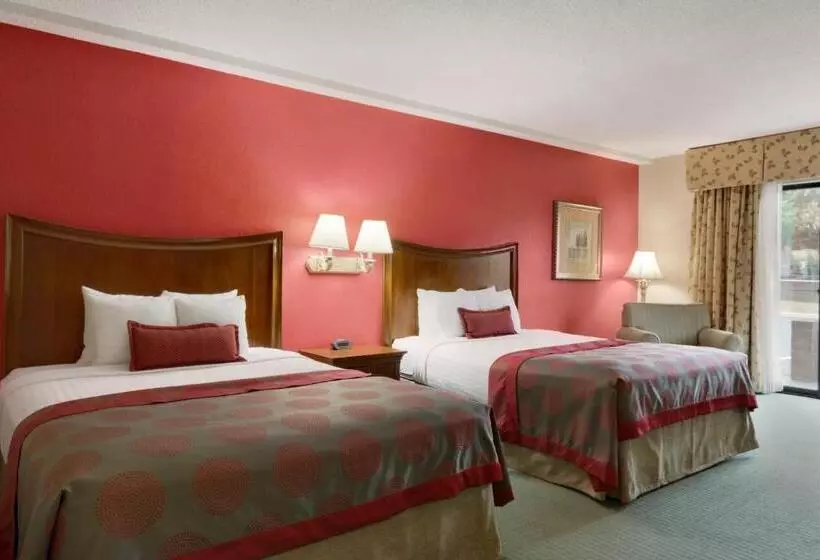デラックススイート, Ramada By Wyndham Raleigh