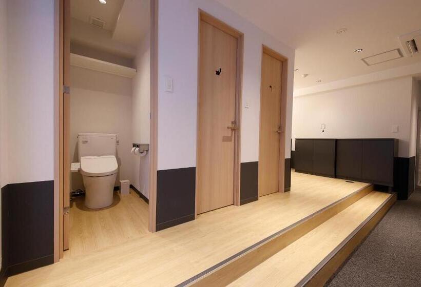 تختخواب در اتاق مشترک, White Hostel Shinsaibashi