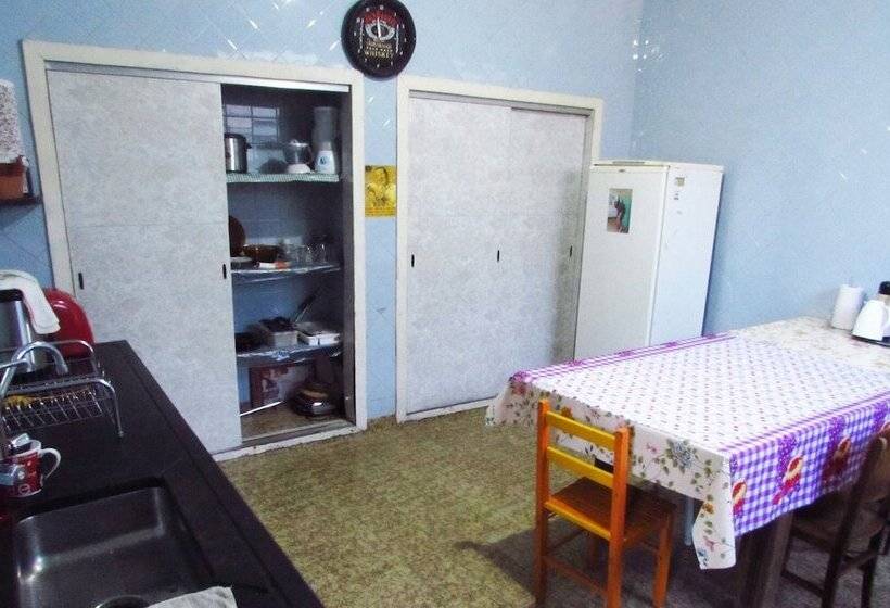 סוויטה, Buena Vista Hostel