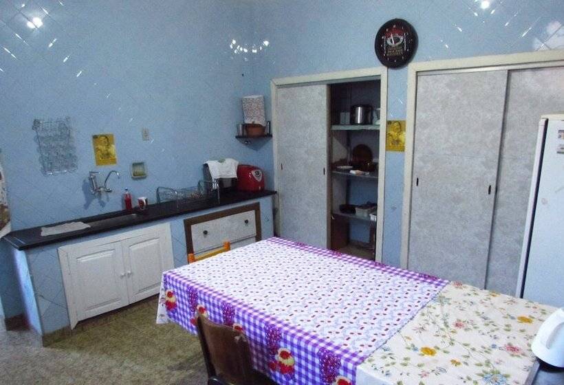 סוויטה, Buena Vista Hostel