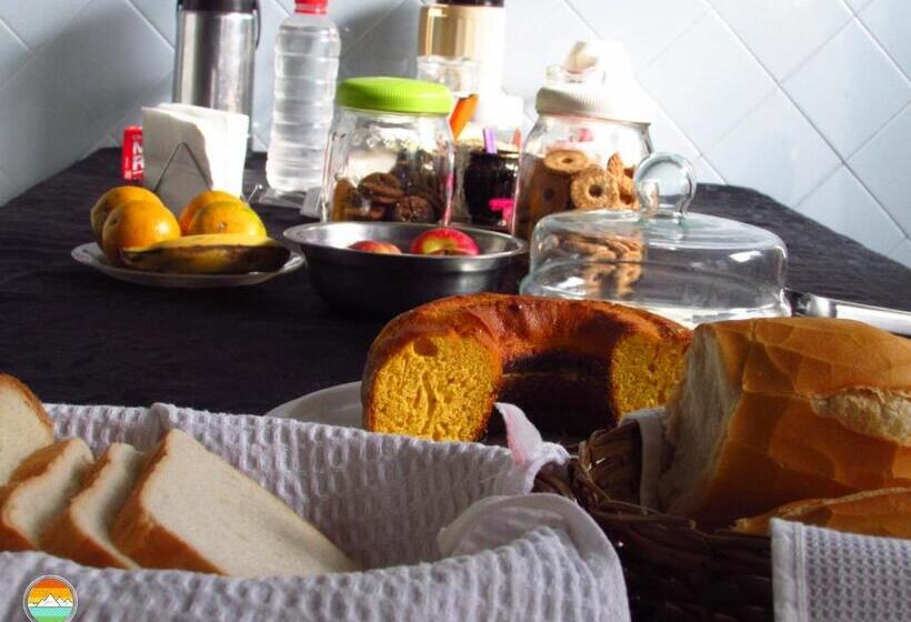 סוויטה, Buena Vista Hostel