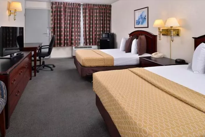 ２ダブルベッドのスタンダードルーム, Castle Inn & Suites Anadarko