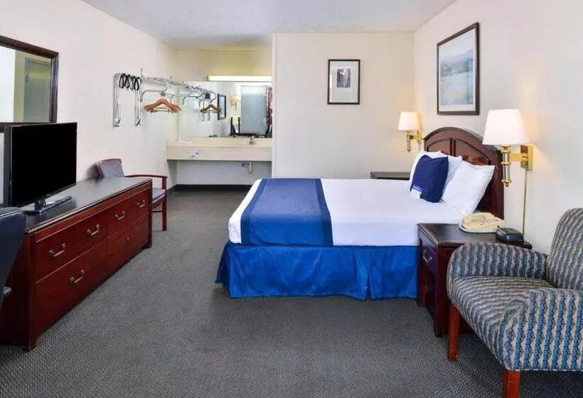 キングサイズベッドのスタンダードルーム, Castle Inn & Suites Anadarko