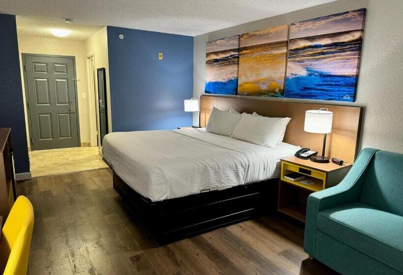 キングサイズベッドのスタンダードルーム, Days Inn By Wyndham Sarasota I75