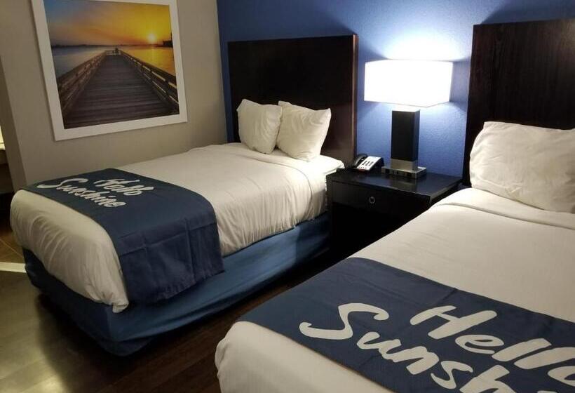 Номер Стандарт 2 Двуспальные Кровати, Days Inn By Wyndham Thomson